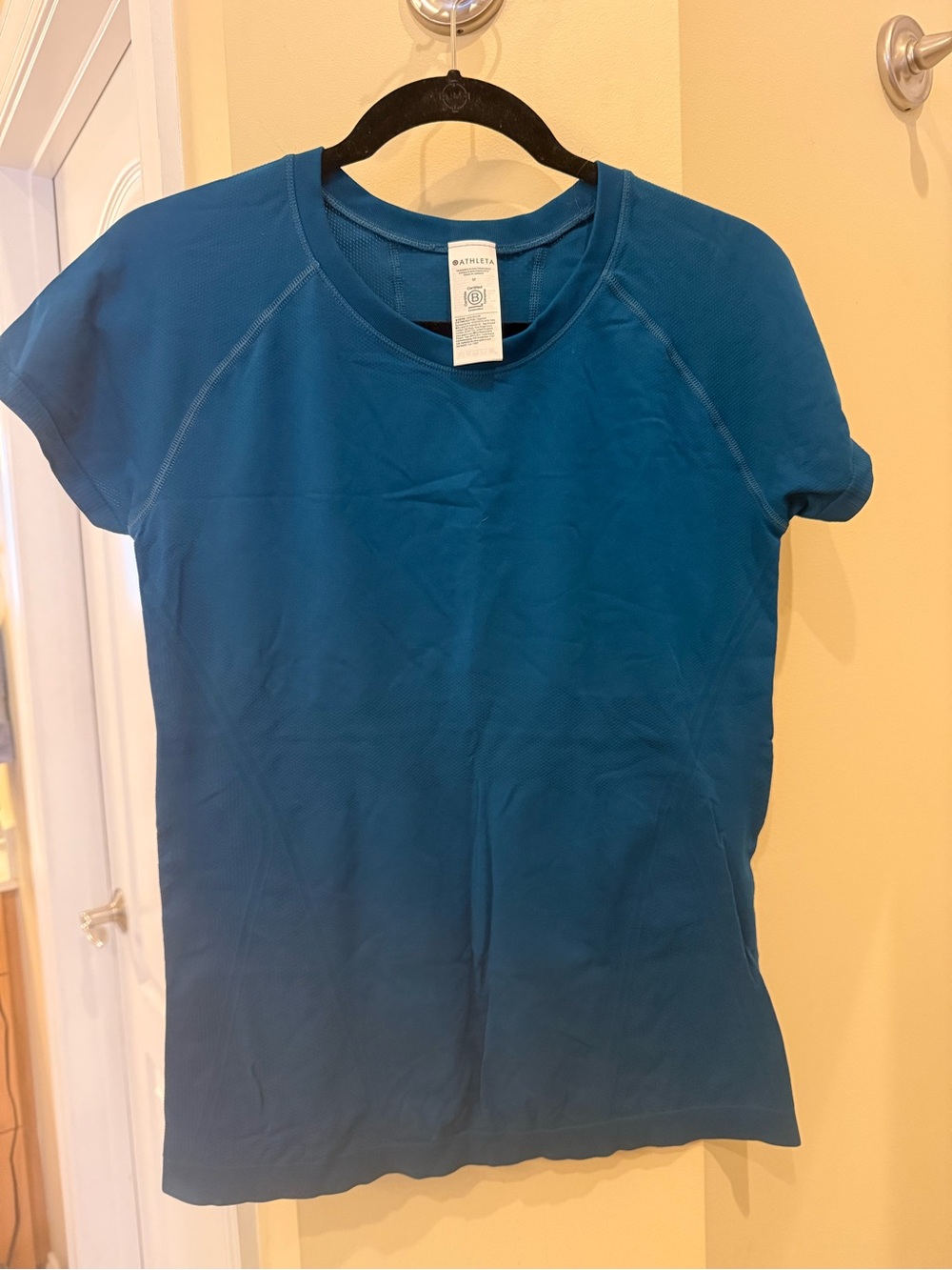 Athleta Momentum Tee